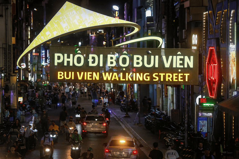 Bỏ t&uacute;i một số lưu &yacute; khi tham quan & vui chơi tại phố đi bộ B&ugrave;i Viện